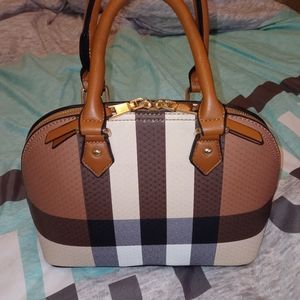 Cute Purse w/Shoulder strap